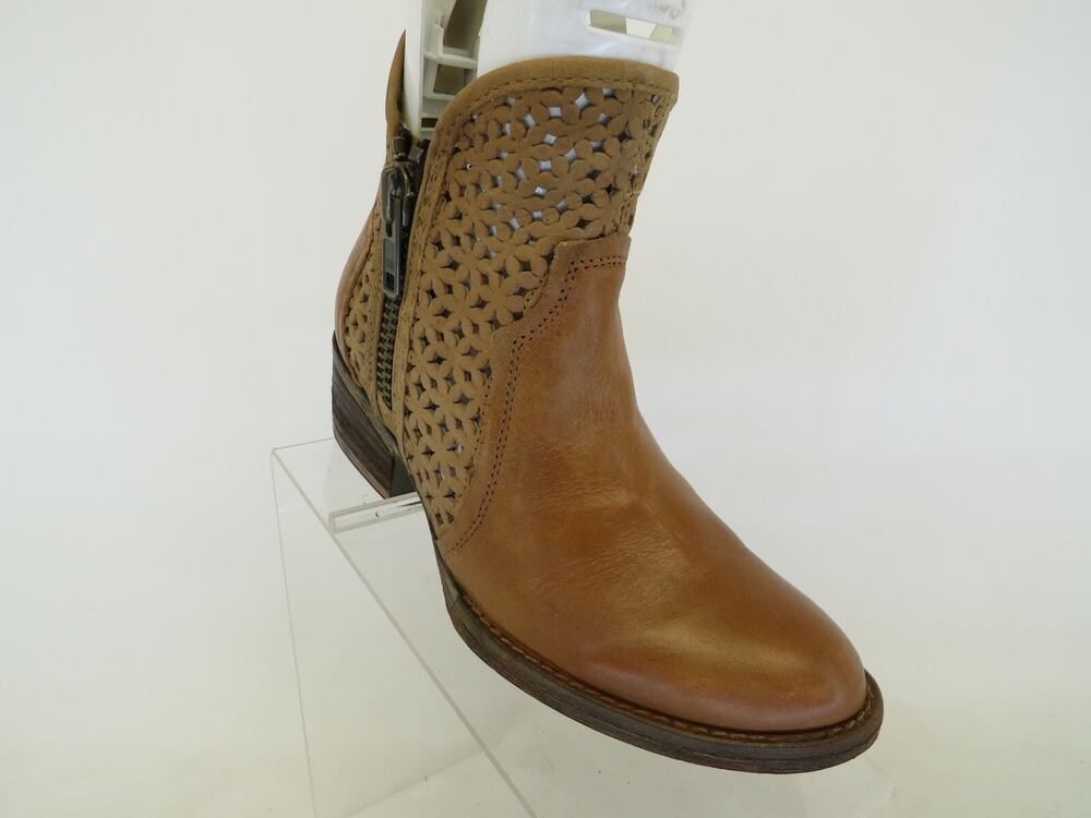 Circle G Womens Size 6 M Brown Leather Zip Perforated Ankle Fashion Boots Bootie